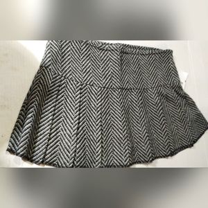 Vanity Skirt size 7 wool and polyester 50/50